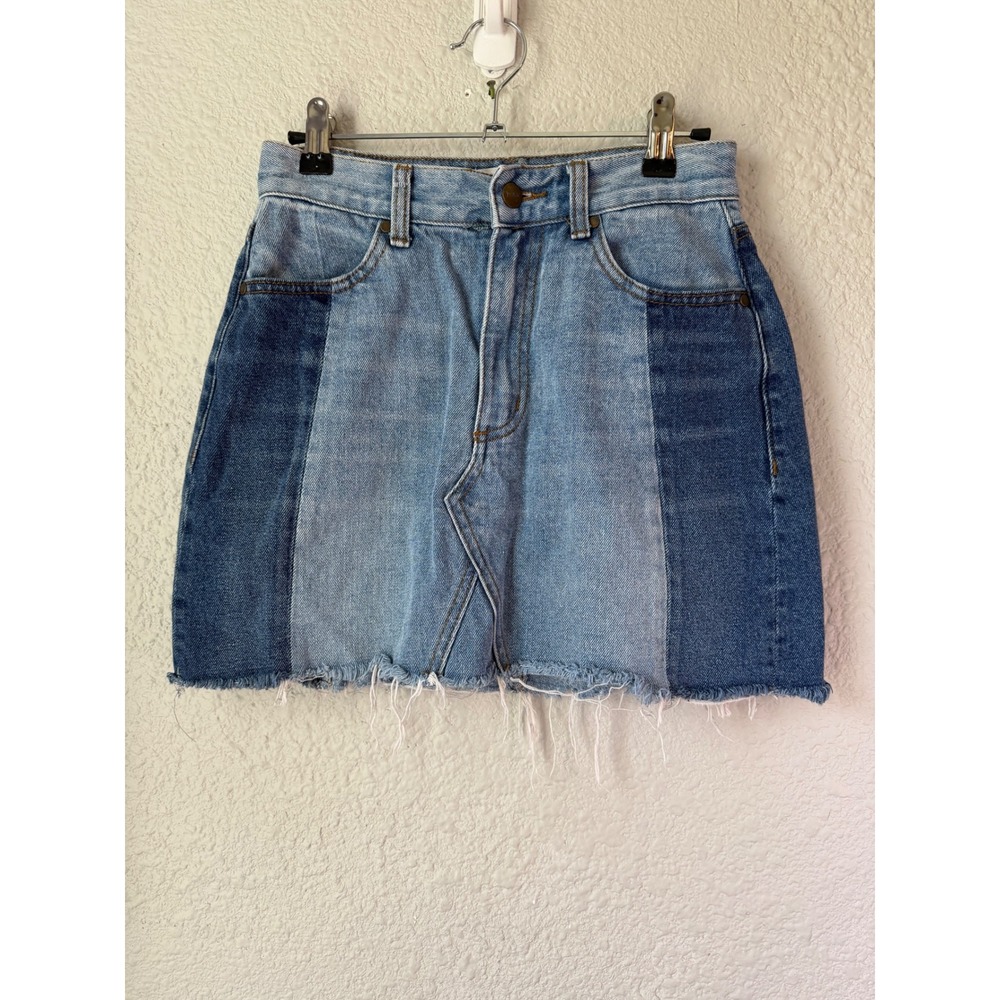 EVIDNT Los Angeles Colorblock Denim Mini Skirt Blue Mixed Wash Raw Hem Size 26